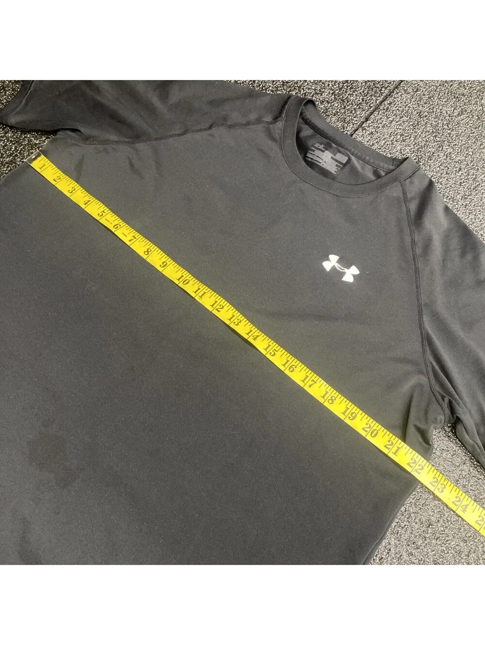 Under Armour Mens Gray Black Heatgear Loose Workout T-Shirt Size Large Lot Of 2